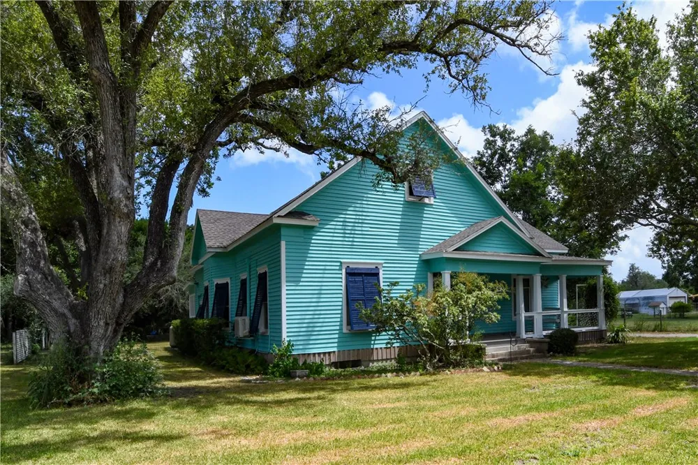 143 Austwell Rd Tivoli, TX 77990
