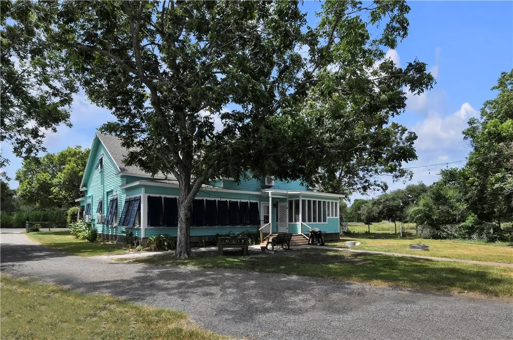143 Austwell Rd Tivoli, TX 77990
