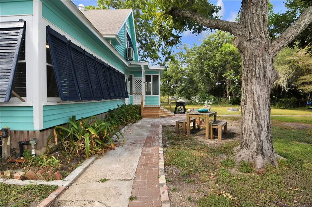 143 Austwell Rd Tivoli, TX 77990