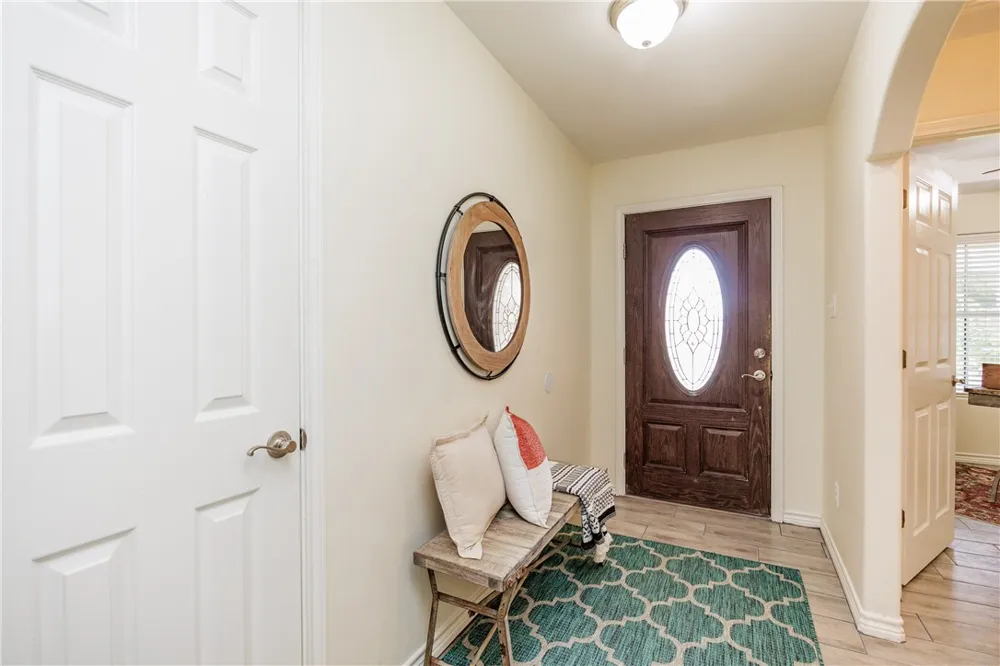 1600 Brook LN Kingsville, TX 78363