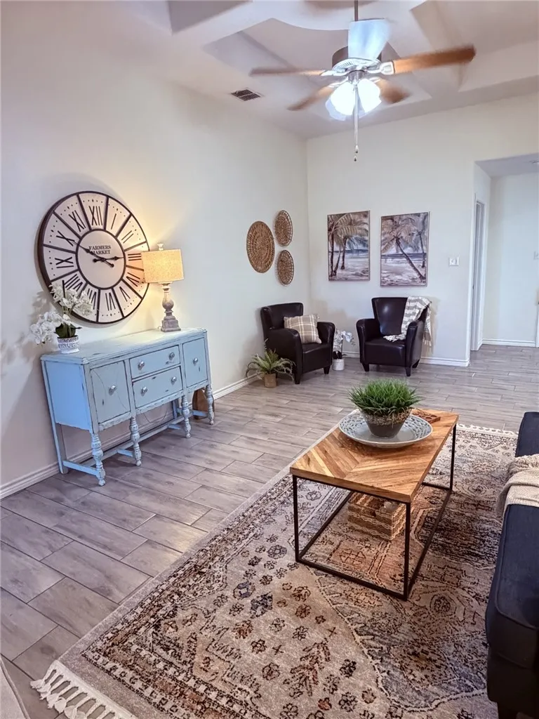 1600 Brook LN Kingsville, TX 78363
