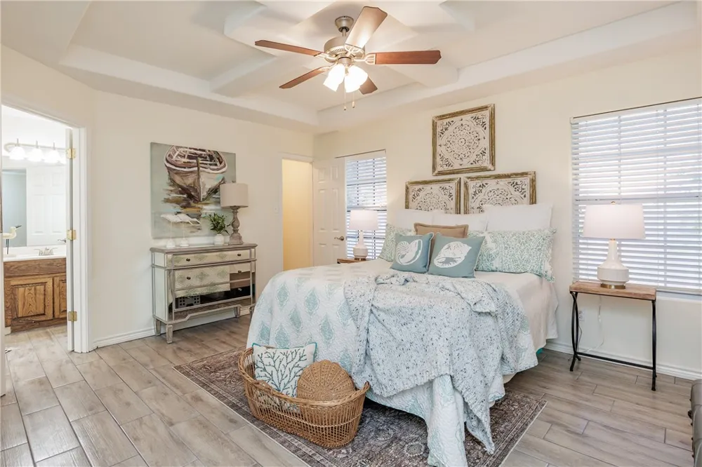 1600 Brook LN Kingsville, TX 78363