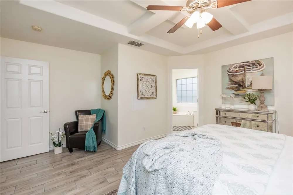 1600 Brook LN Kingsville, TX 78363