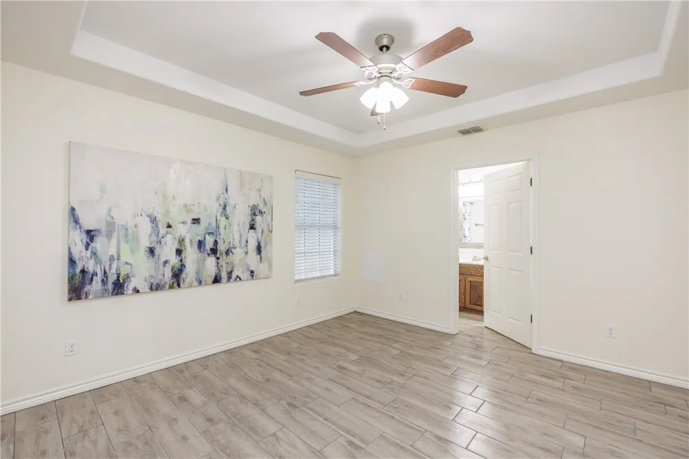 1600 Brook LN Kingsville, TX 78363
