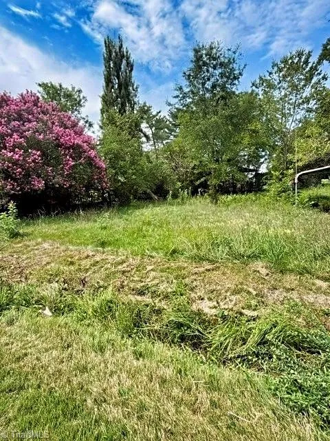 323 Pemberton Street Yanceyville, NC 27379