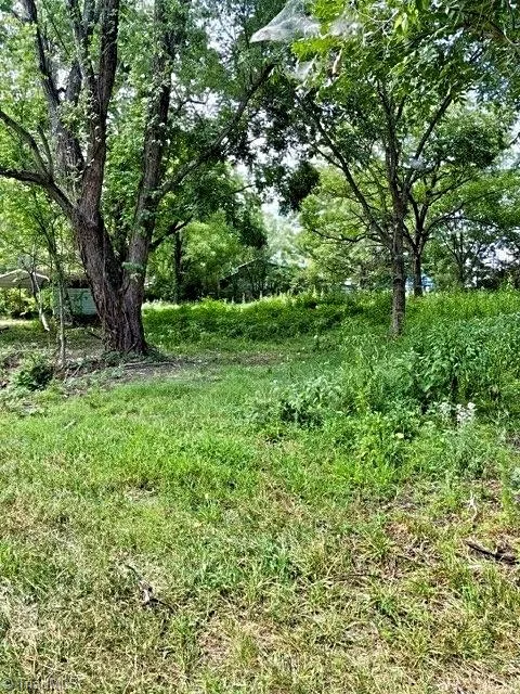 323 Pemberton Street Yanceyville, NC 27379