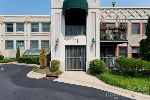 37 Hiawassee Street #W203