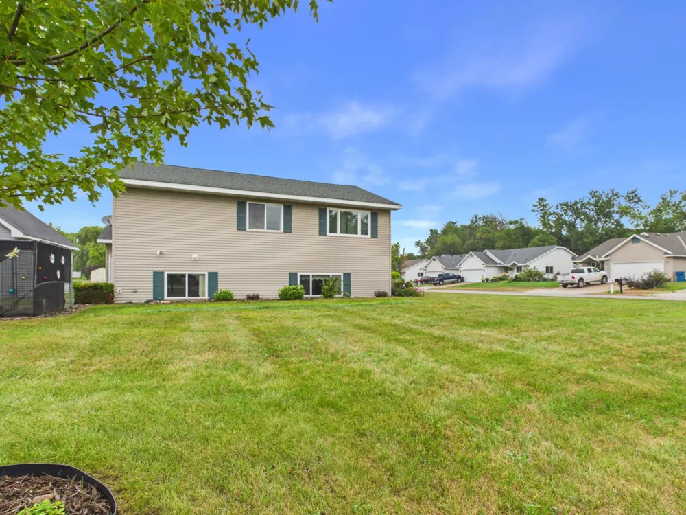 1670 Peach Court NE Sauk Rapids, MN 56379