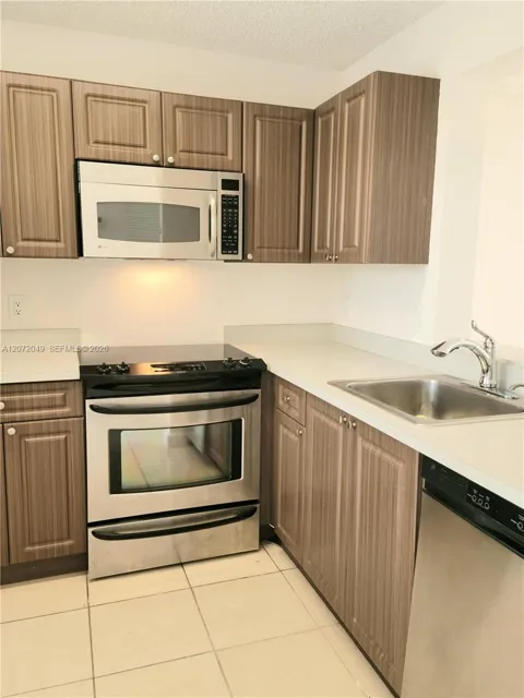 8620 Sherman Cir #306