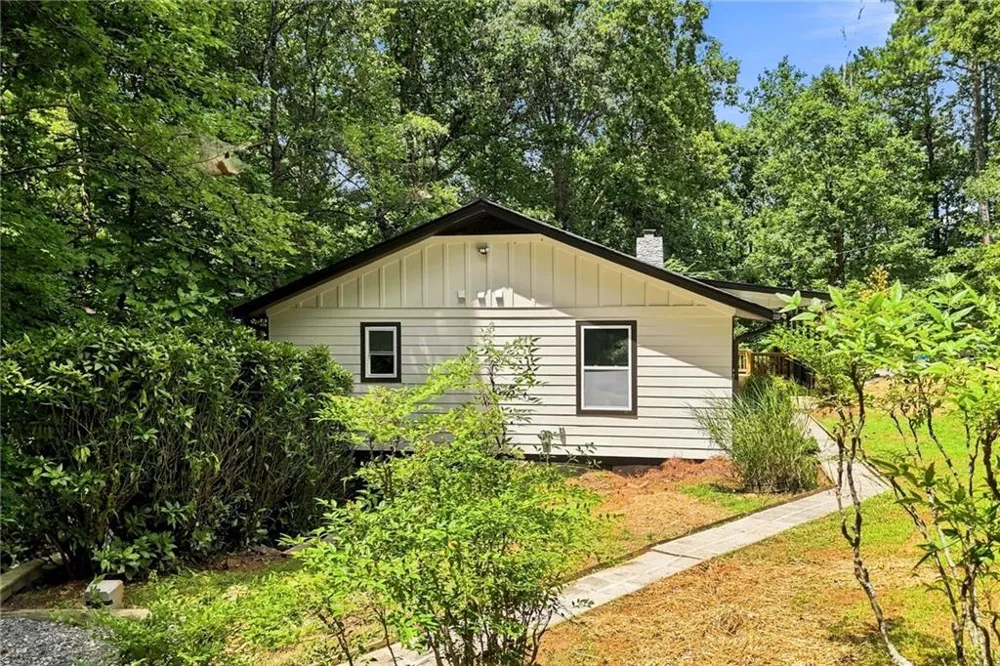 283 Ash Circle Waleska, GA 30183