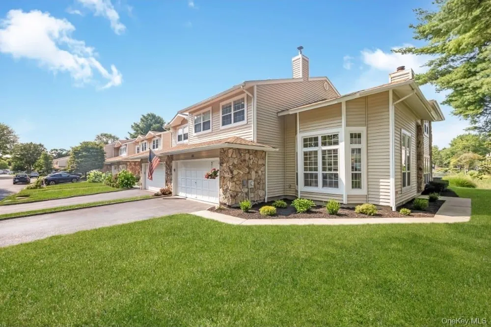 103 Colony Drive Holbrook, NY 11741