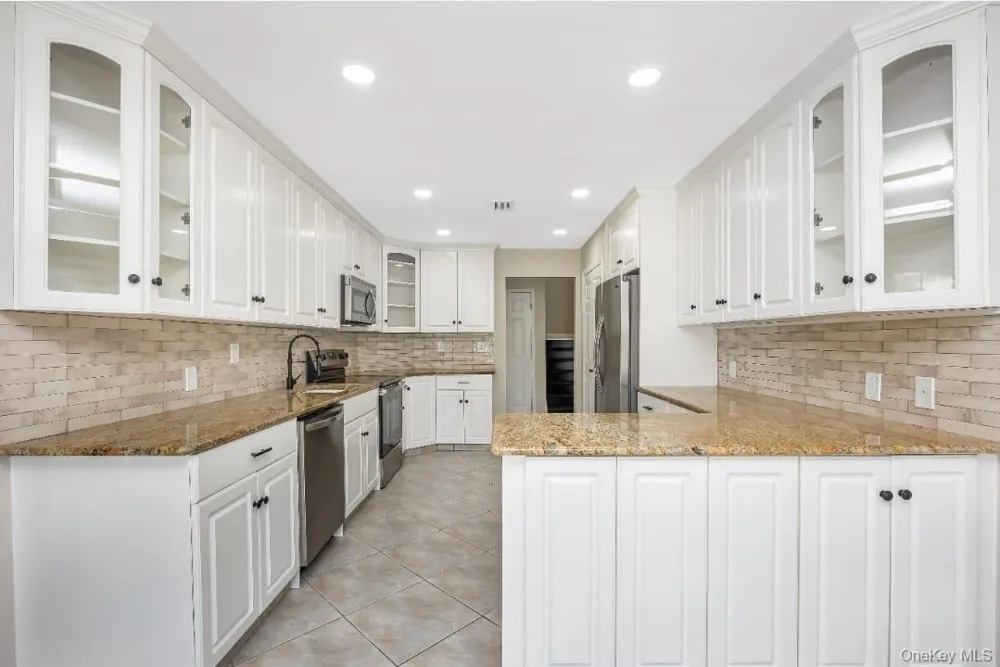 103 Colony Drive Holbrook, NY 11741