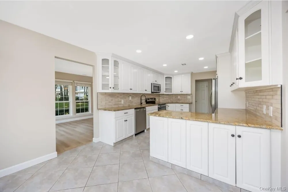103 Colony Drive Holbrook, NY 11741