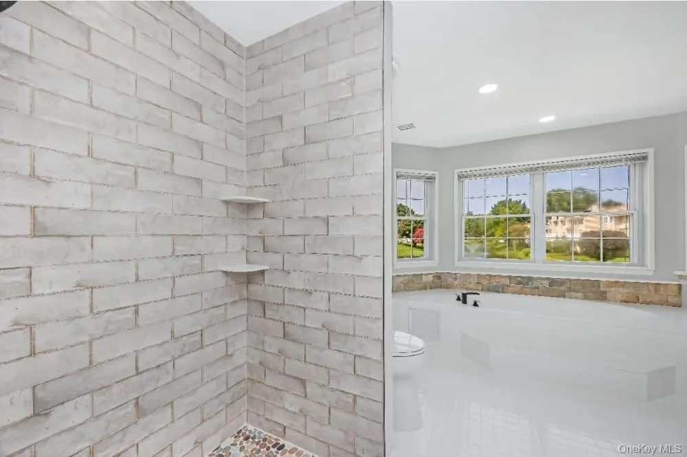 103 Colony Drive Holbrook, NY 11741