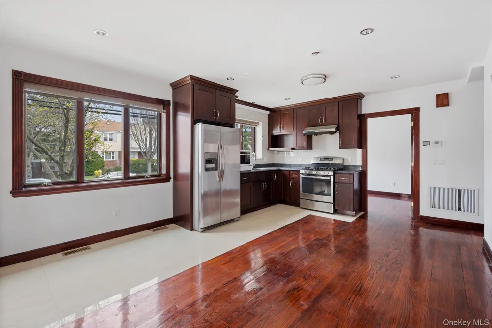6903 Cloverdale Boulevard Oakland Gardens, NY 11364