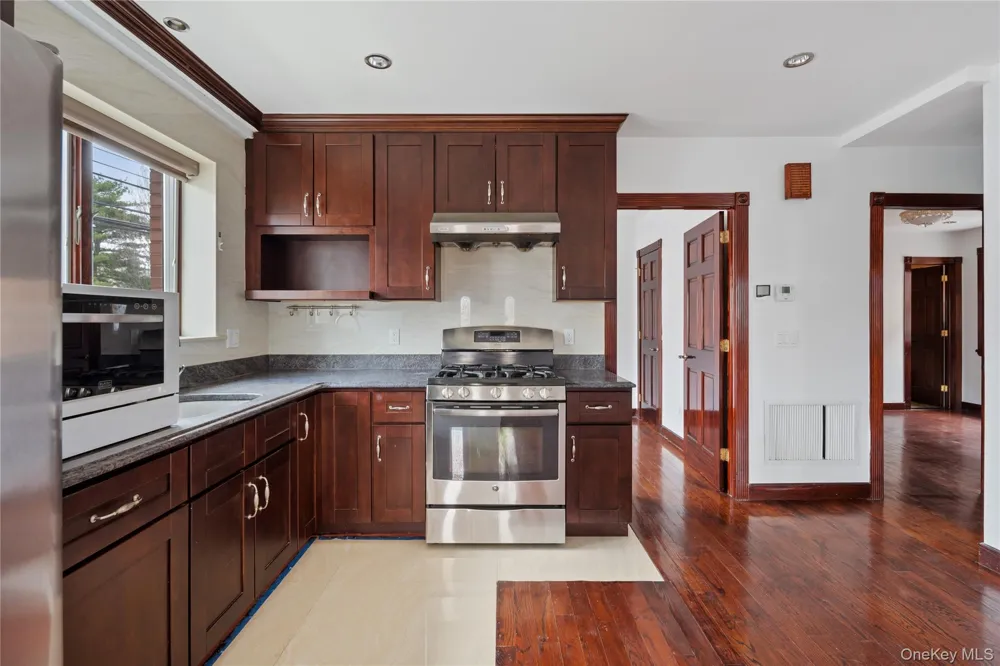 6903 Cloverdale Boulevard Oakland Gardens, NY 11364