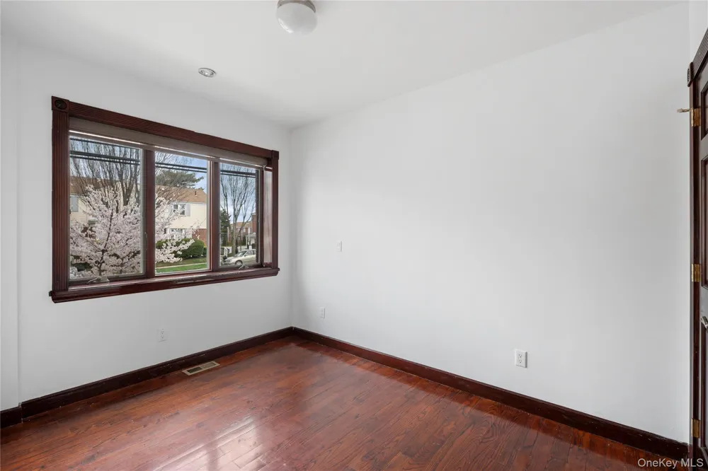 6903 Cloverdale Boulevard Oakland Gardens, NY 11364