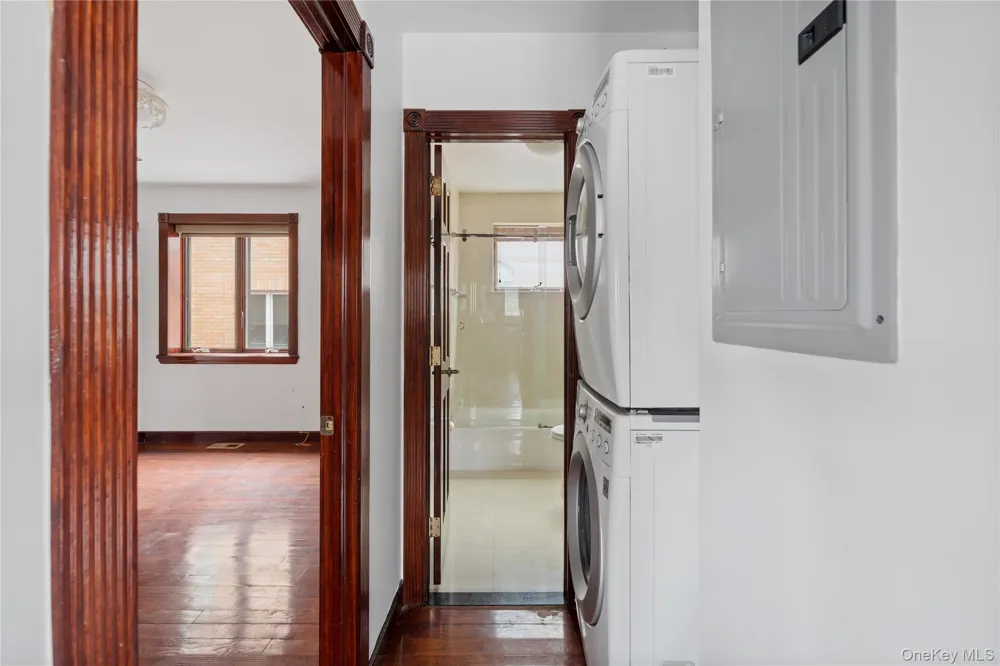 6903 Cloverdale Boulevard Oakland Gardens, NY 11364