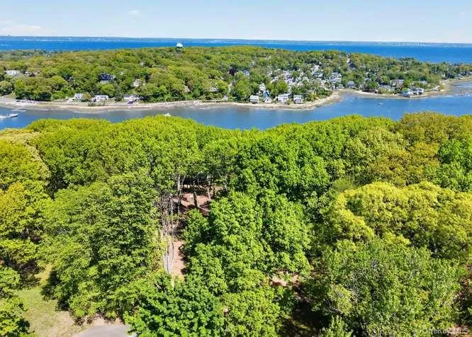 125 Horseshoe Road #Farm House Mill Neck, NY 11765