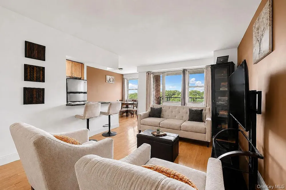 400 Cozine Avenue #5E Brooklyn, NY 11207
