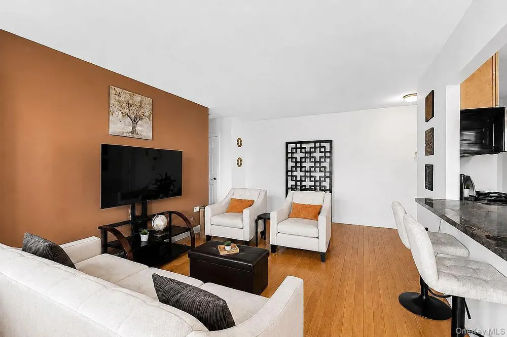 400 Cozine Avenue #5E Brooklyn, NY 11207