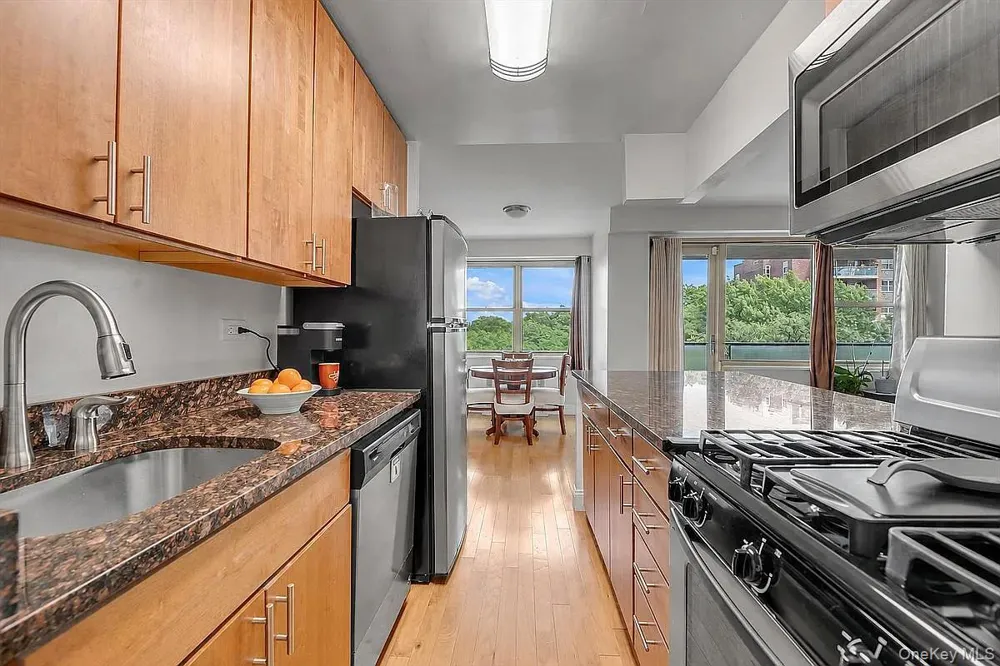 400 Cozine Avenue #5E Brooklyn, NY 11207