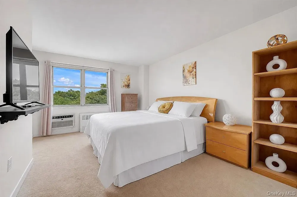 400 Cozine Avenue #5E Brooklyn, NY 11207