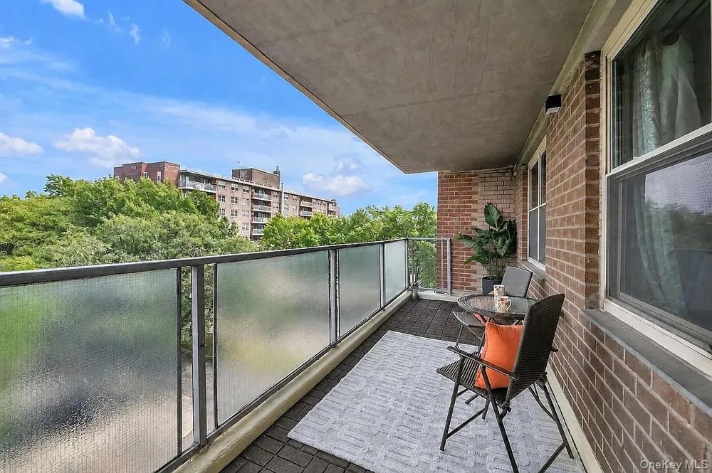 400 Cozine Avenue #5E Brooklyn, NY 11207