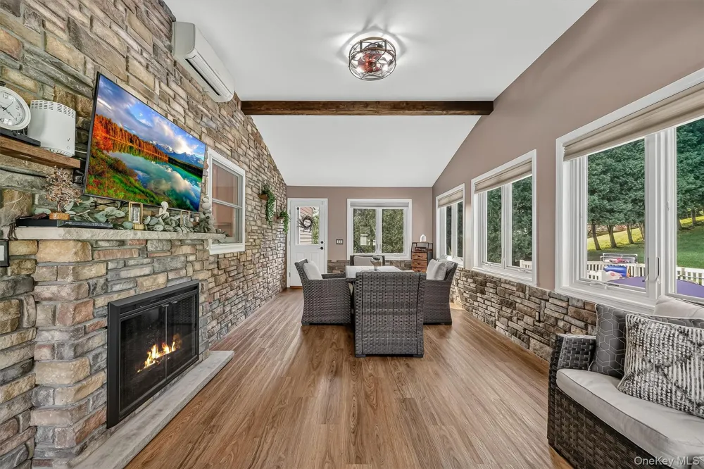 10 Pine Drive Stony Point, NY 10980
