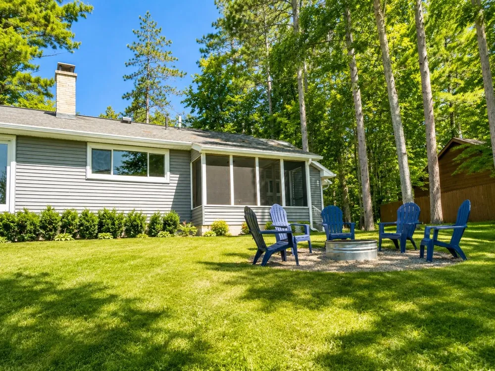 3340 Tibbets Drive East Bay Township, MI 49696
