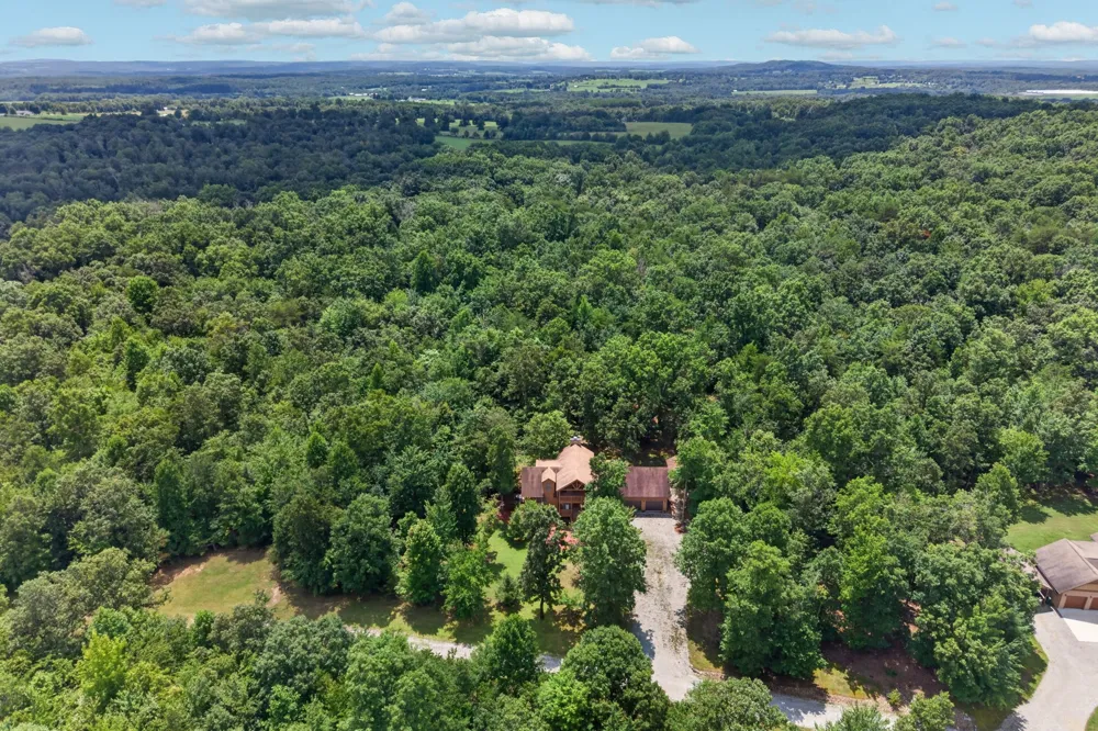 132 Doe Ct Spencer, TN 38585