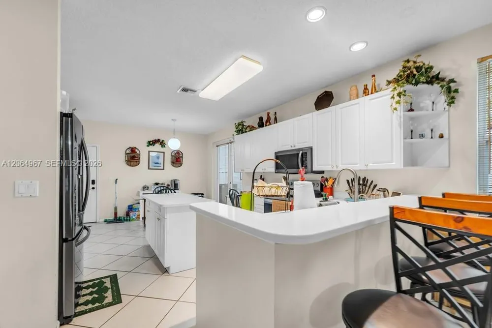 15887 NW 11th St Pembroke Pines, FL 33028