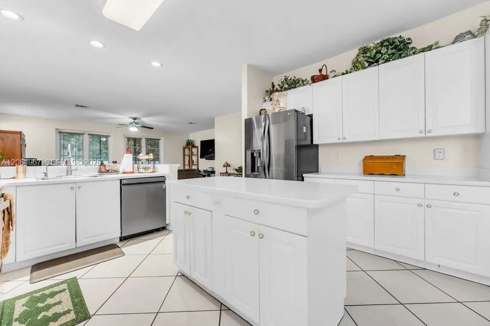 15887 NW 11th St Pembroke Pines, FL 33028