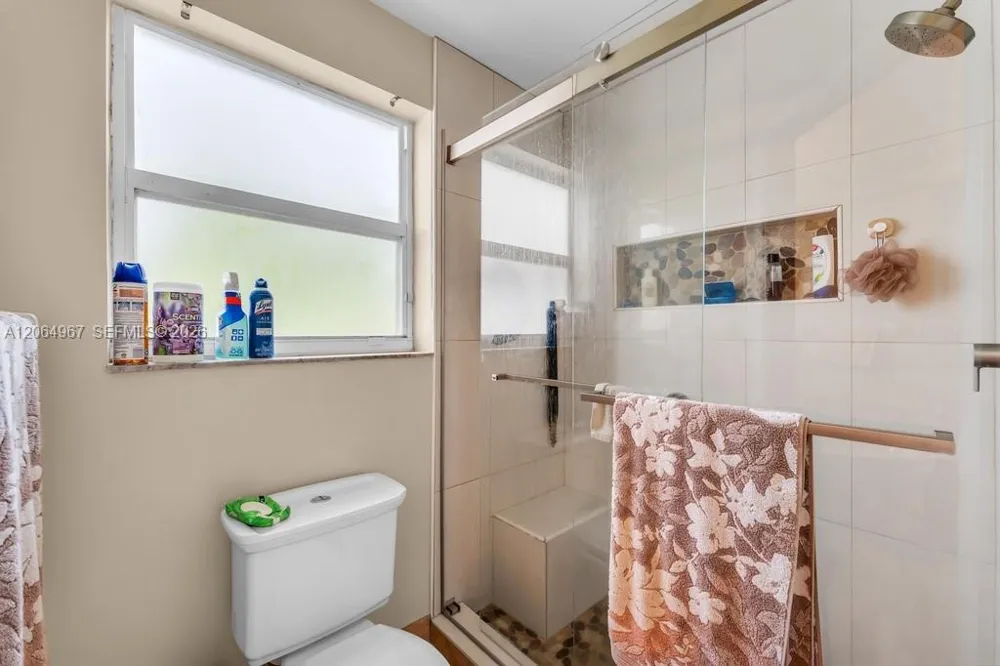 15887 NW 11th St Pembroke Pines, FL 33028