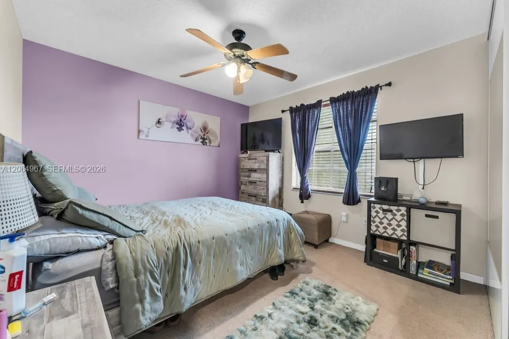15887 NW 11th St Pembroke Pines, FL 33028