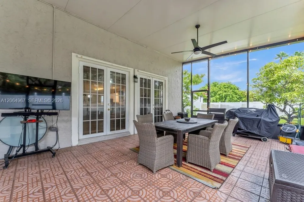15887 NW 11th St Pembroke Pines, FL 33028