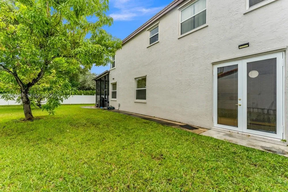 15887 NW 11th St Pembroke Pines, FL 33028