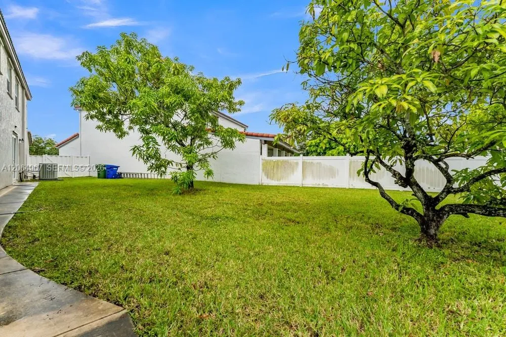 15887 NW 11th St Pembroke Pines, FL 33028