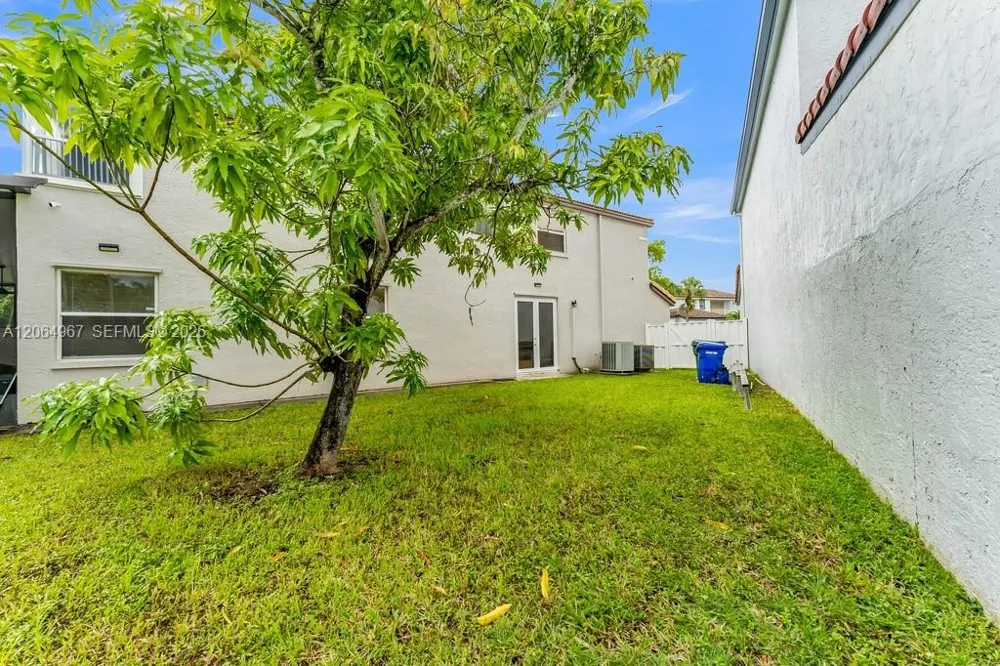 15887 NW 11th St Pembroke Pines, FL 33028
