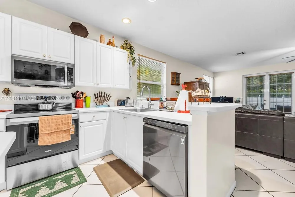 15887 NW 11th St Pembroke Pines, FL 33028
