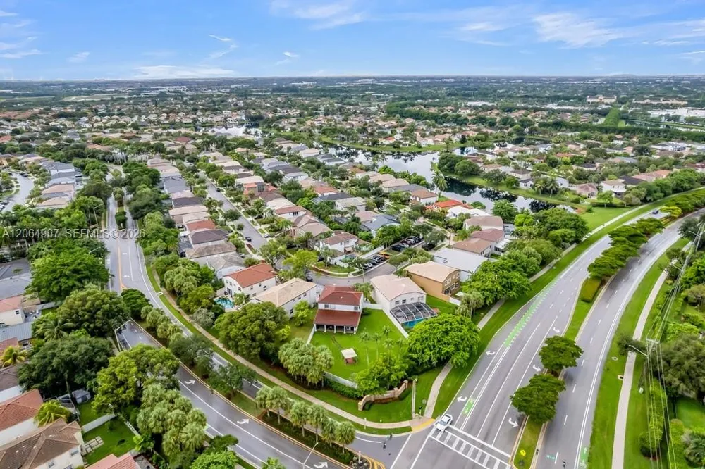 15887 NW 11th St Pembroke Pines, FL 33028