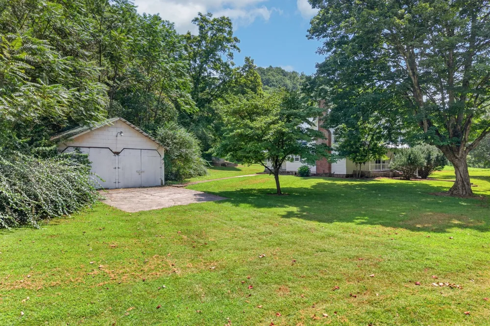 527 Ward Fork Rd Whitleyville, TN 38588