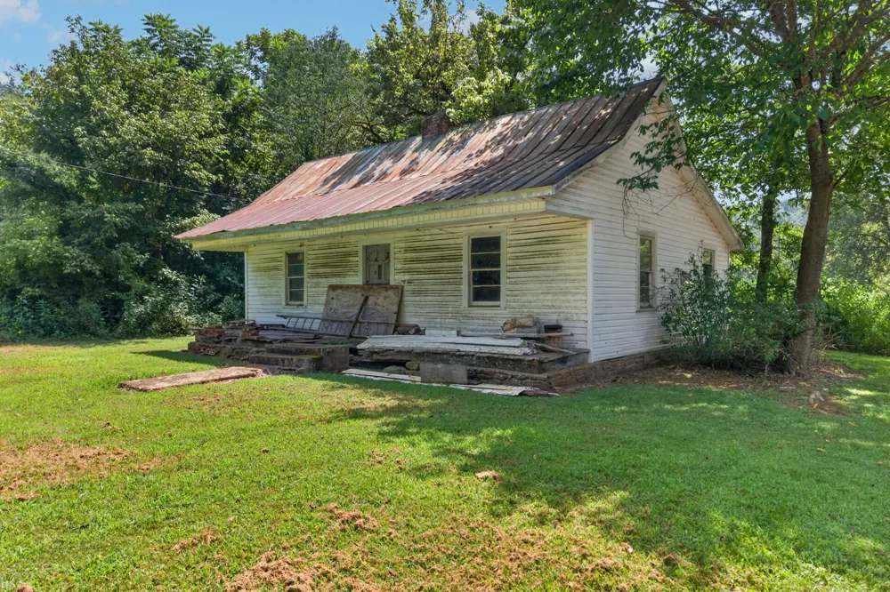 527 Ward Fork Rd Whitleyville, TN 38588