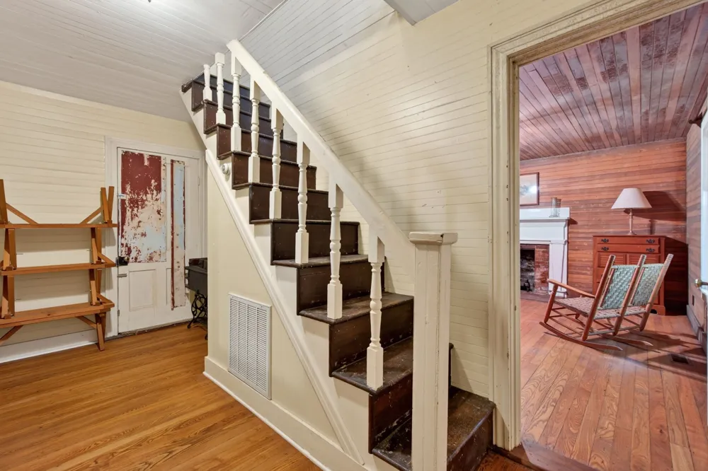 527 Ward Fork Rd Whitleyville, TN 38588