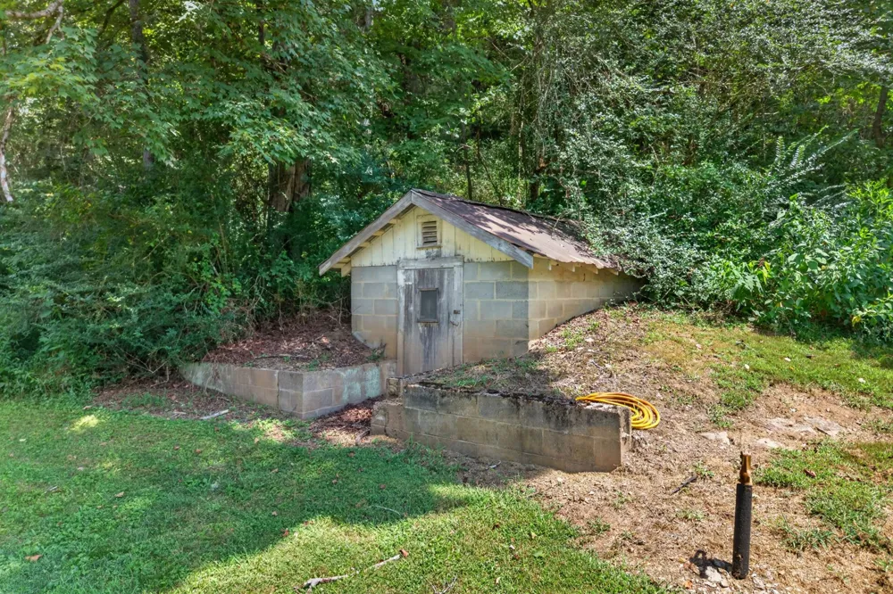 527 Ward Fork Rd Whitleyville, TN 38588
