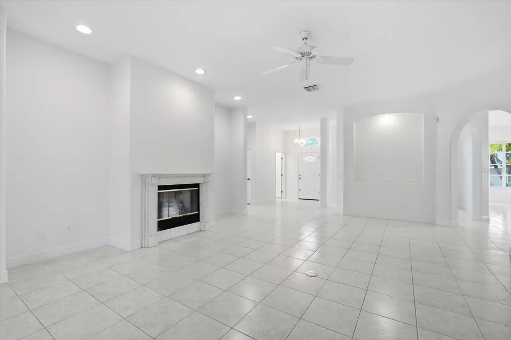 14902 DEVONSHIRE WOODS PLACE Tampa, FL 33624
