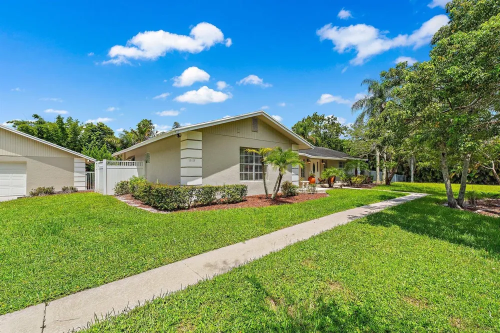 15315 78TH DRIVE Palm Beach Gardens, FL 33418