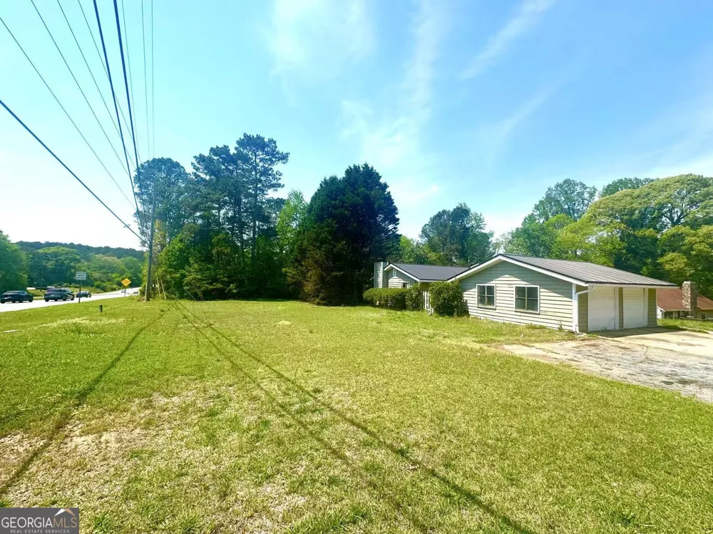 100 Lakeview LN Fayetteville, GA 30214