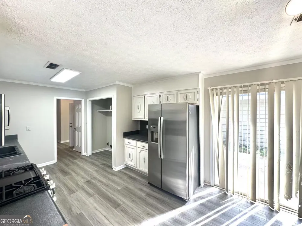 100 Lakeview LN Fayetteville, GA 30214