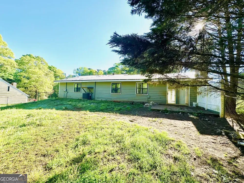 100 Lakeview LN Fayetteville, GA 30214